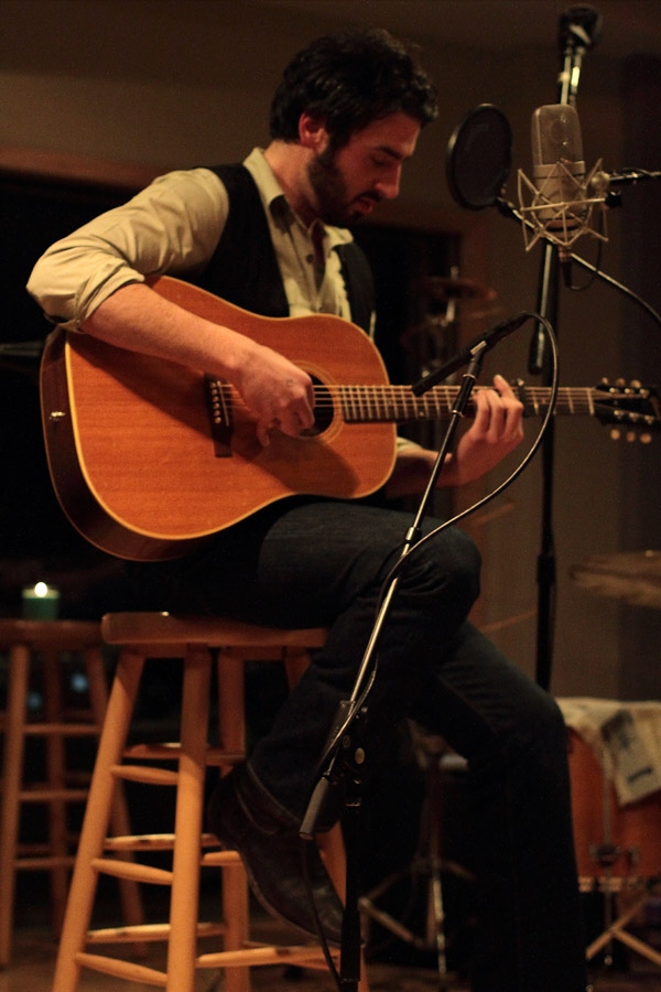 Ari Hest - Downtown Music Studios - New York, NY - February 8, 2011 - photos by Mark Doyle © 2011