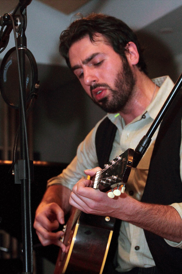 Ari Hest - Downtown Music Studios - New York, NY - February 8, 2011 - photos by Mark Doyle © 2011