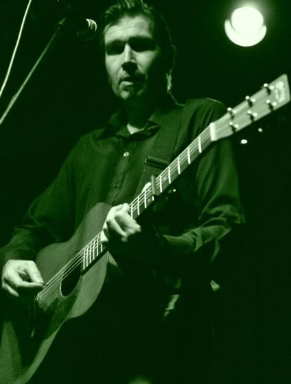 Justin Currie at Tin Angel, Philadelphia, PA, Saturday, June 19, 2010.  Copyright 2010 Jim Rinaldi.