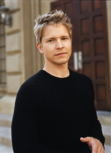 http://www.popentertainment.com/czuchry001.jpg