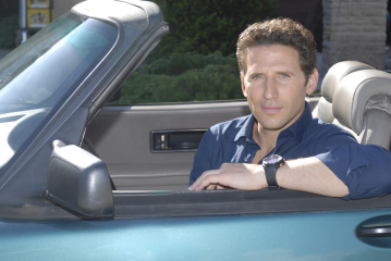 ROYAL PAINS -- "Pilot" Episode 1001 -- Pictured: Mark Feuerstein as Hank Lawson -- USA Network Photo: Barbara Nitke 