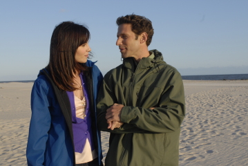 ROYAL PAINS -- "Pilot Day 4" -- Pictured: (l-r) Jill Flint as Jill Casey, Mark Feuerstein as Hank Lawson -- USA Network Photo: Barbara Nitke 