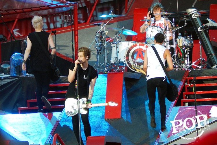 5 Seconds of Summer - Lincoln Financial Field - Philadelphia, PA - August 13, 2014 - Photo by Rachel Disipio  2014