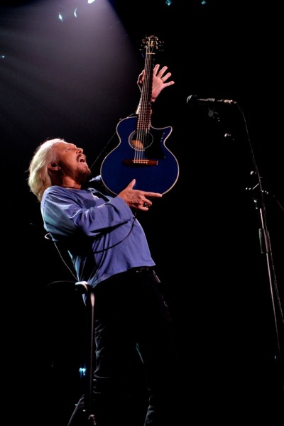 Barry Gibb - Wells Fargo Center - Philadelphia, PA - May 19, 2014 - photo by Jim Rinaldi  2014