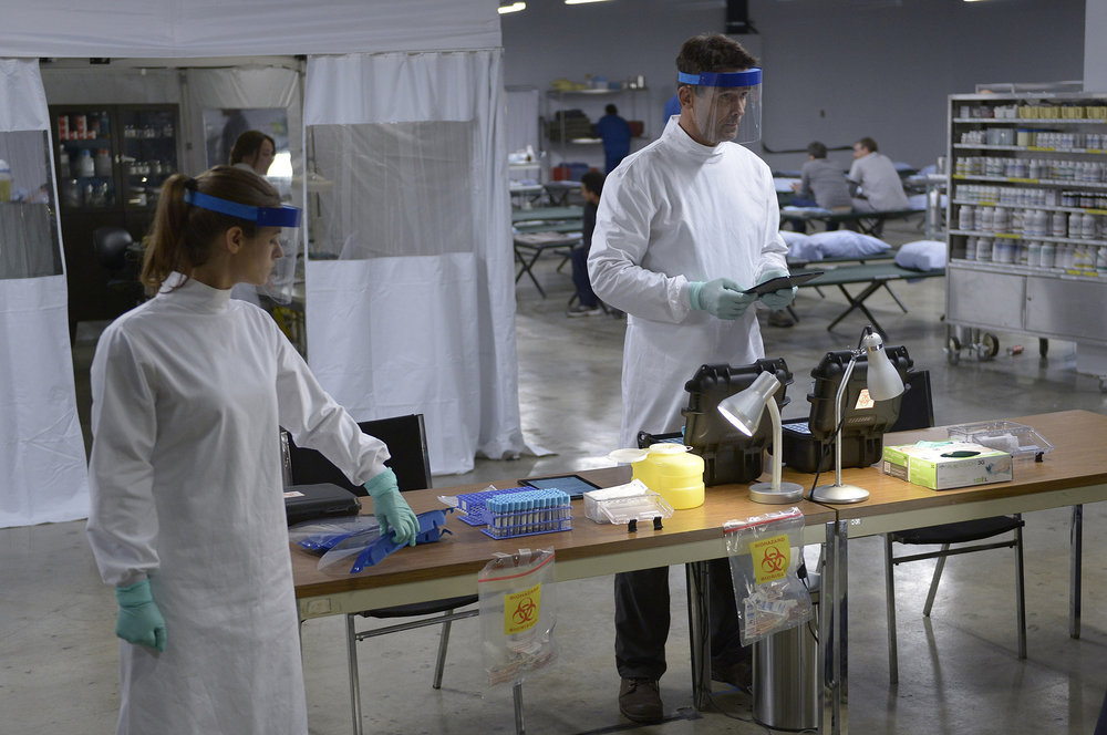 HELIX -- "274" Episode 103 -- Pictured: (l-r) Jordan Hayes as Dr. Sarah Jordan, Billy Campbell as Dr. Alan Farragut -- (Photo by: Phillipe Bosse/Syfy)