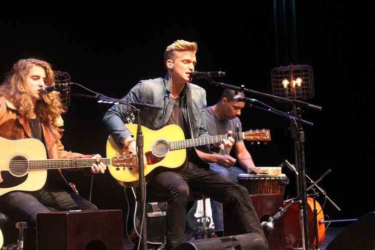 Cody Simpson - The Prince Music Theater - Philadelphia, PA - January 19, 2014 - photo by Sami Speiss  2014