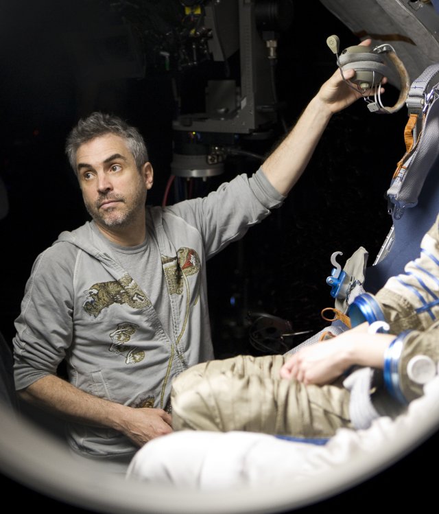 Director Alfonso Cuaron making "Gravity."