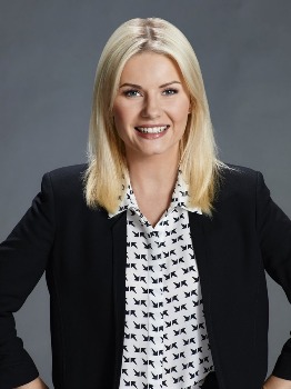 ONE BIG HAPPY -- Season: Pilot -- Pictured: Elisha Cuthbert as Lizzy -- (Photo by: Chris Haston/NBC)