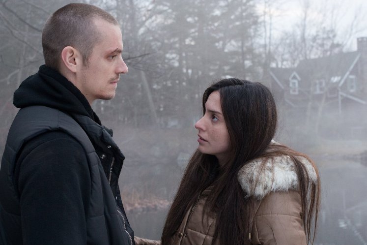 Joel Kinnaman and Genesis Rodriguez in Run All Night