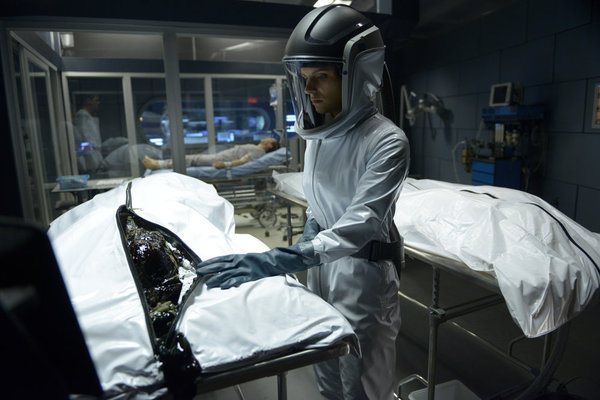 HELIX -- "Pilot" Episode 101 -- Pictured: Jordan Hayes as Sarah Jordan -- (Photo by: Philippe Bosse/Syfy)