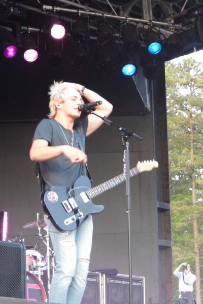 R5 - Six Flags Great Adventure - Jackson, NJ - May 25, 2014 - photos by Maggie Mitchell  2014