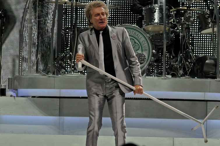 Rod Stewart - Wells Fargo Center - Philadelphia, PA - December 11, 2013 - photo by Jim Rinaldi  2013