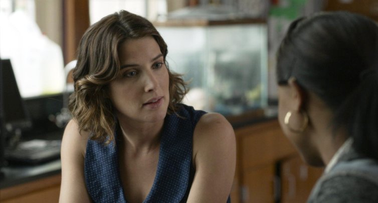 Cobie Smulders stars in Unexpected.