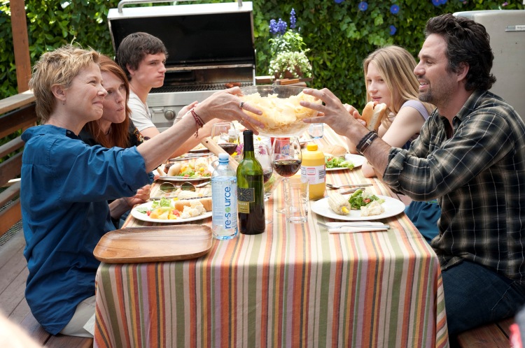 (l-r) Annette Bening, Julianne Moore, Josh Hutcherson, Mia Wasikowska and Mark Ruffalo star in Lisa Cholodenko's THE KIDS ARE ALL RIGHT, a Focus Features release.