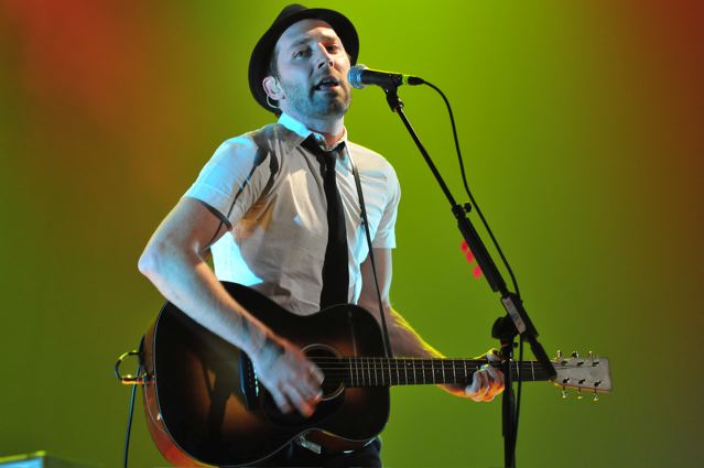 Mat Kearney at the Tower Theater, Upper Darby, PA on May 20, 2009.  Photo: Copyright 2009 Jim Rinaldi.