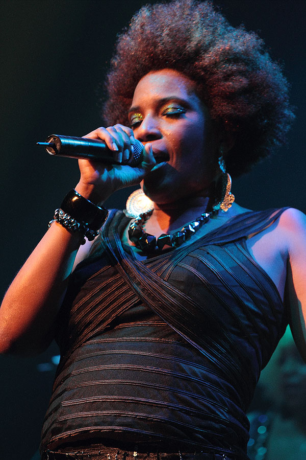Macy Gray - Gramercy Theater - New York, NY - October 5, 2010 - photos by Mark Doyle © 2010