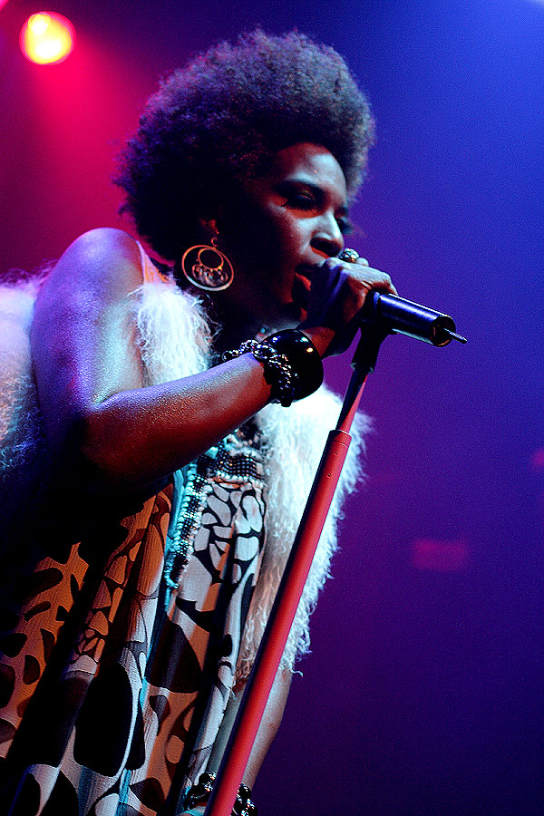 Macy Gray - Gramercy Theater - New York, NY - October 5, 2010 - photos by Mark Doyle © 2010