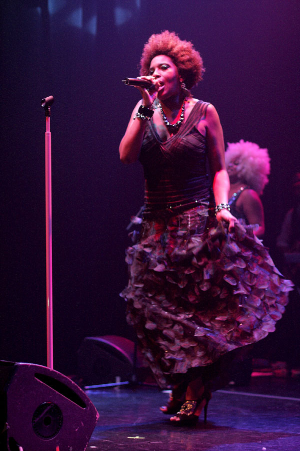 Macy Gray - Gramercy Theater - New York, NY - October 5, 2010 - photos by Mark Doyle © 2010