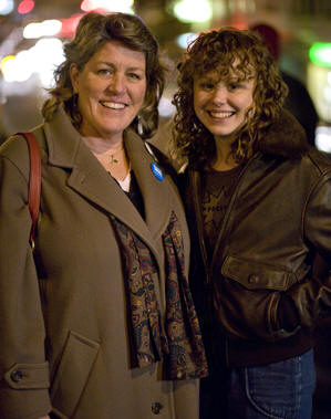 Real-life gay rights activist Anne Kronenberg (left) and her on-screen portrayer, actress Alison Pill (right), on the set of director Gus Van Sant's MILK, a Focus Features release.  Photo credit:  Phil Bray