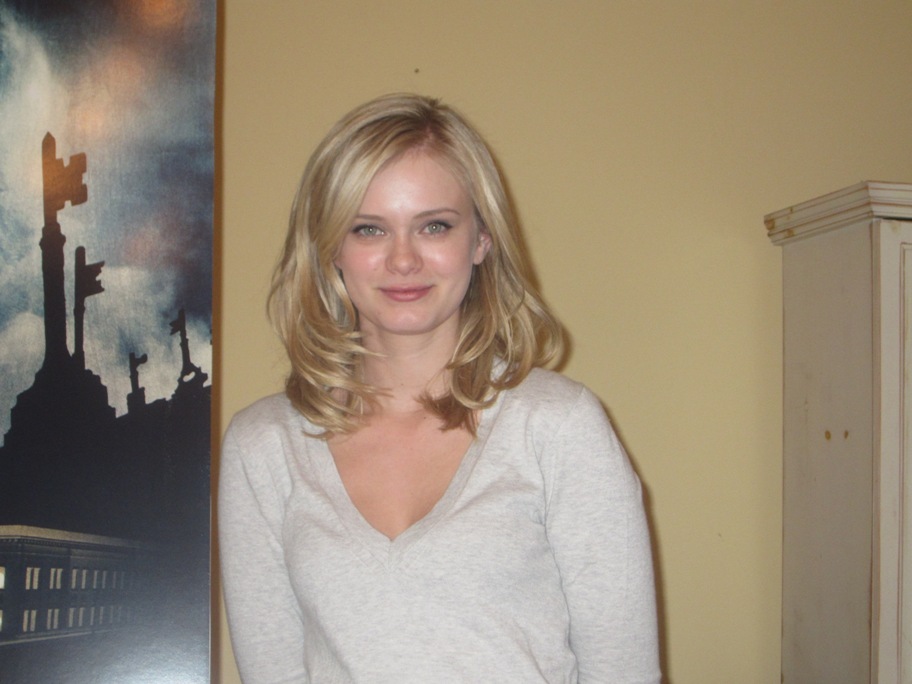 Sara Paxton at the New York headquarters of Magnolia Pictures discussing 'The Innkeepers' on January 3, 2012.