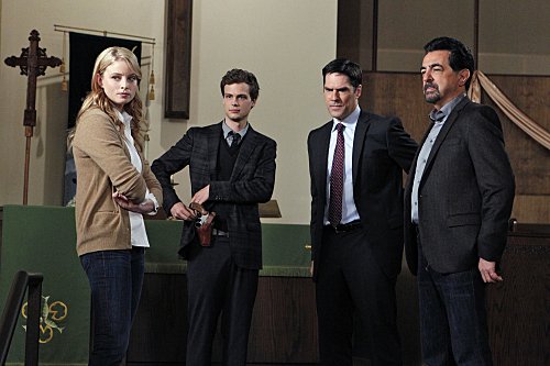 CRIMINAL MINDS: (l to r:) Rachel Nichols, Matthew Gray Gubler, Thomas Gibson and Joe Mantegna.