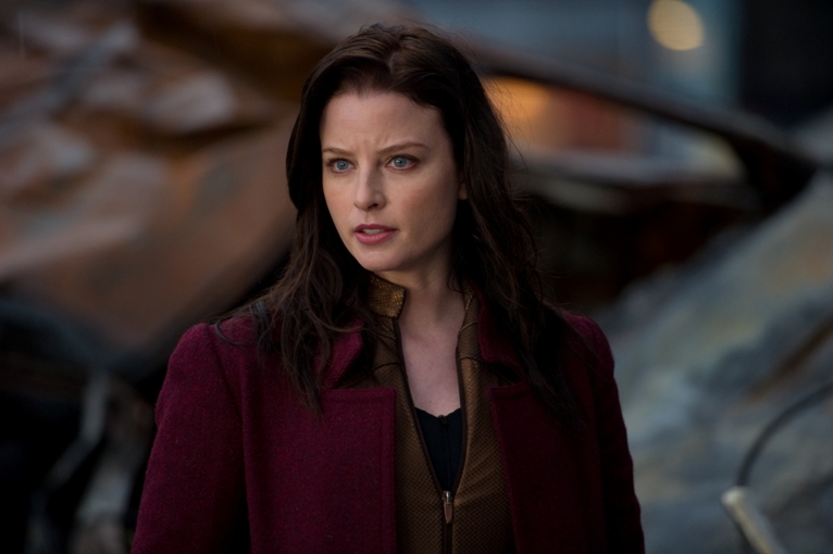 Rachel Nichols stars in CONTINUUM.