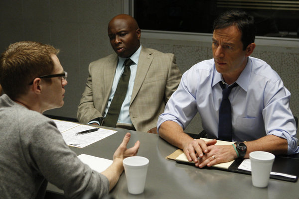 AWAKE -- "The Little Guy" Episode 102 -- Pictured: (l-r) Steve Harris as Bird, Jason Isaacs as Britten -- Photo by: Vivian Zink/NBC 